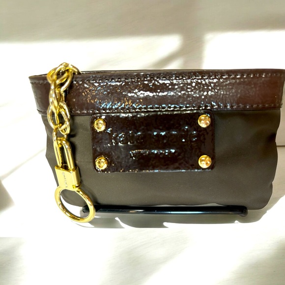 NWOT KATE SPADE COIN PURSE / KEYCHAIN / BAG ACCESSORY BROWN PATENT LEATHER TRIM - Picture 4 of 7